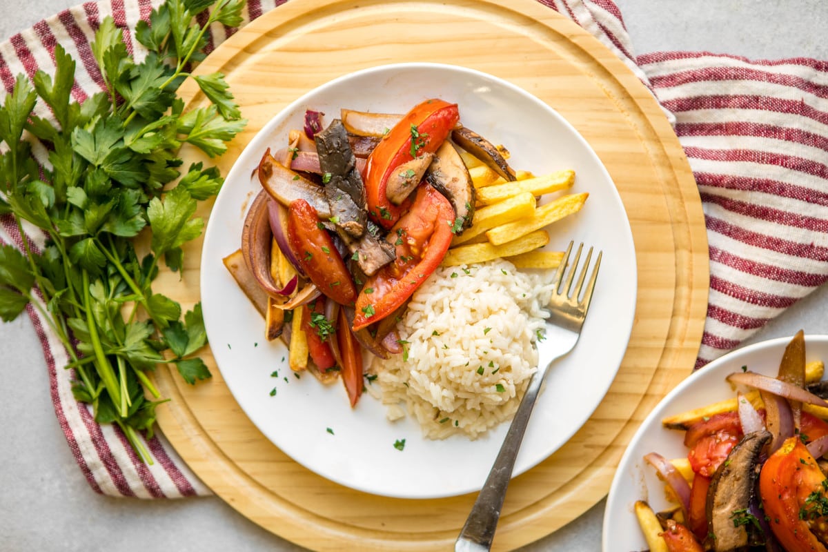 Lomo Saltado Végétalien : La Magie du Wok Sans Viande